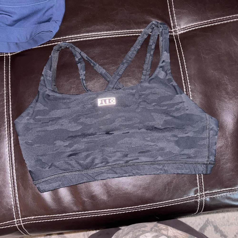 Fleo Black Camo Isla Sports Bra